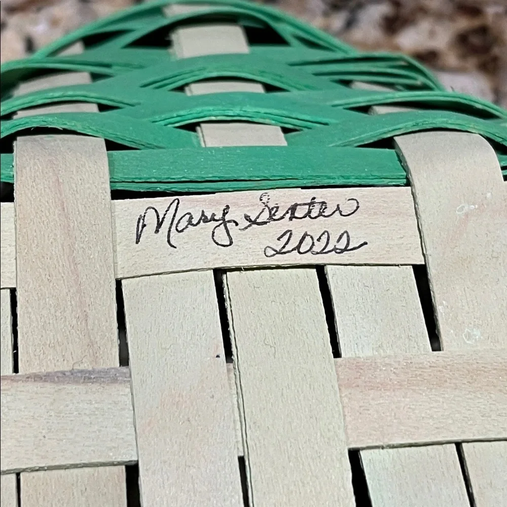 Longaberger basket signed by renowned weaver Mary Senter, dated 2022
